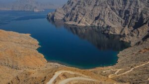 al-hajar-musandam-where-majestic-mountains-meet-crystal-seas-oman-6