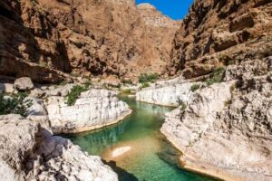 dubai-oman-tour-packages-travel-to-muscat-salalah-musandam-nizwa-jebel-akhdar-oasis-trip-family-friends-uae-2