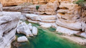 family-friends-oman-tour-wadi-al-shab-11