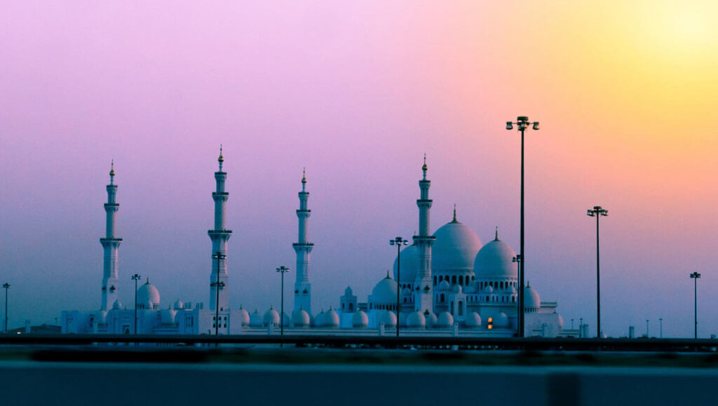 sheikh-zayed-grand-mosque-abu-dhabi-tour-families-kids-friends-groups-from-dubai-2